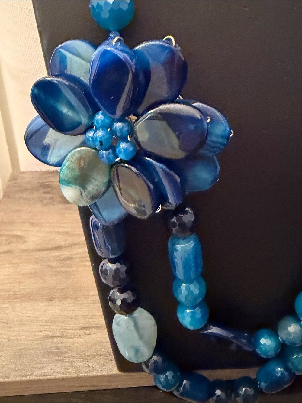 Gorgeous!!! Statement necklace Heavy #K82 Blue Agate or Glass ? Flower accent - Picture 4 of 16